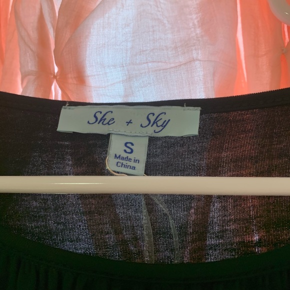 Black Twist Front Top - Picture 4 of 4